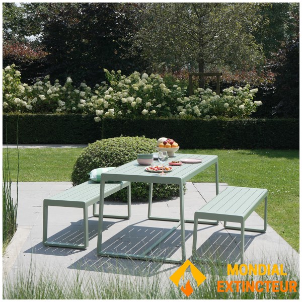 Wilsa - Ensemble de jardin RIO table  + 2 bancs vert d'eau