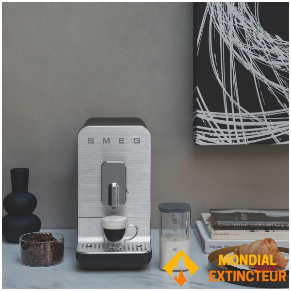 Smeg - Machine à café broyeur Expresso Collezione - noir mat