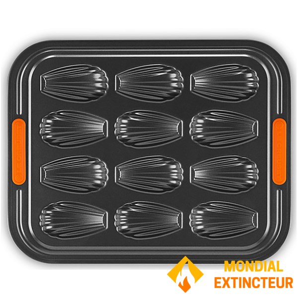 Le Creuset - Moule à 12 madeleines   Coloris : Acier Noir