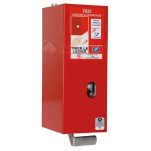 Pneumatic winch with manual release lever