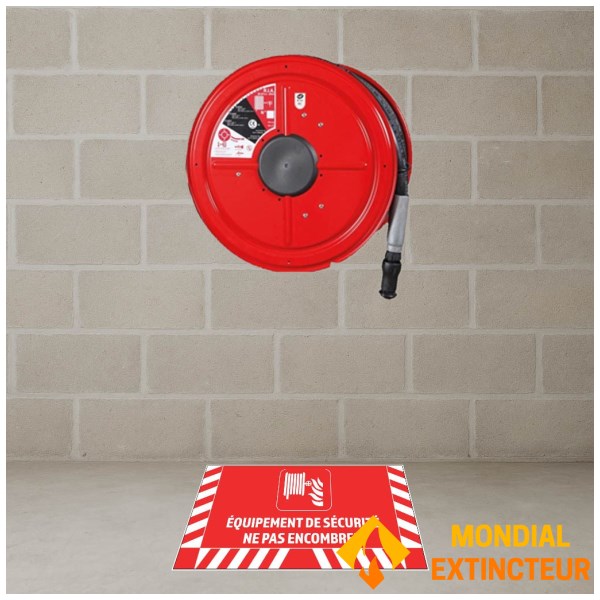 Ground signage for fire-fighting equipment