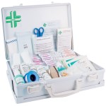 Coffret de secours 10/12 personnes avec poignée et support mural